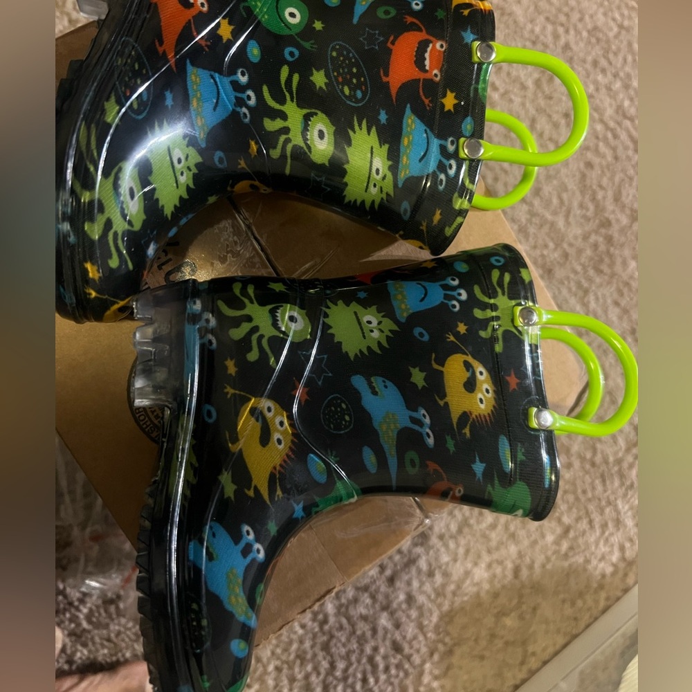 Like New Zac & Evan toddler rain boots